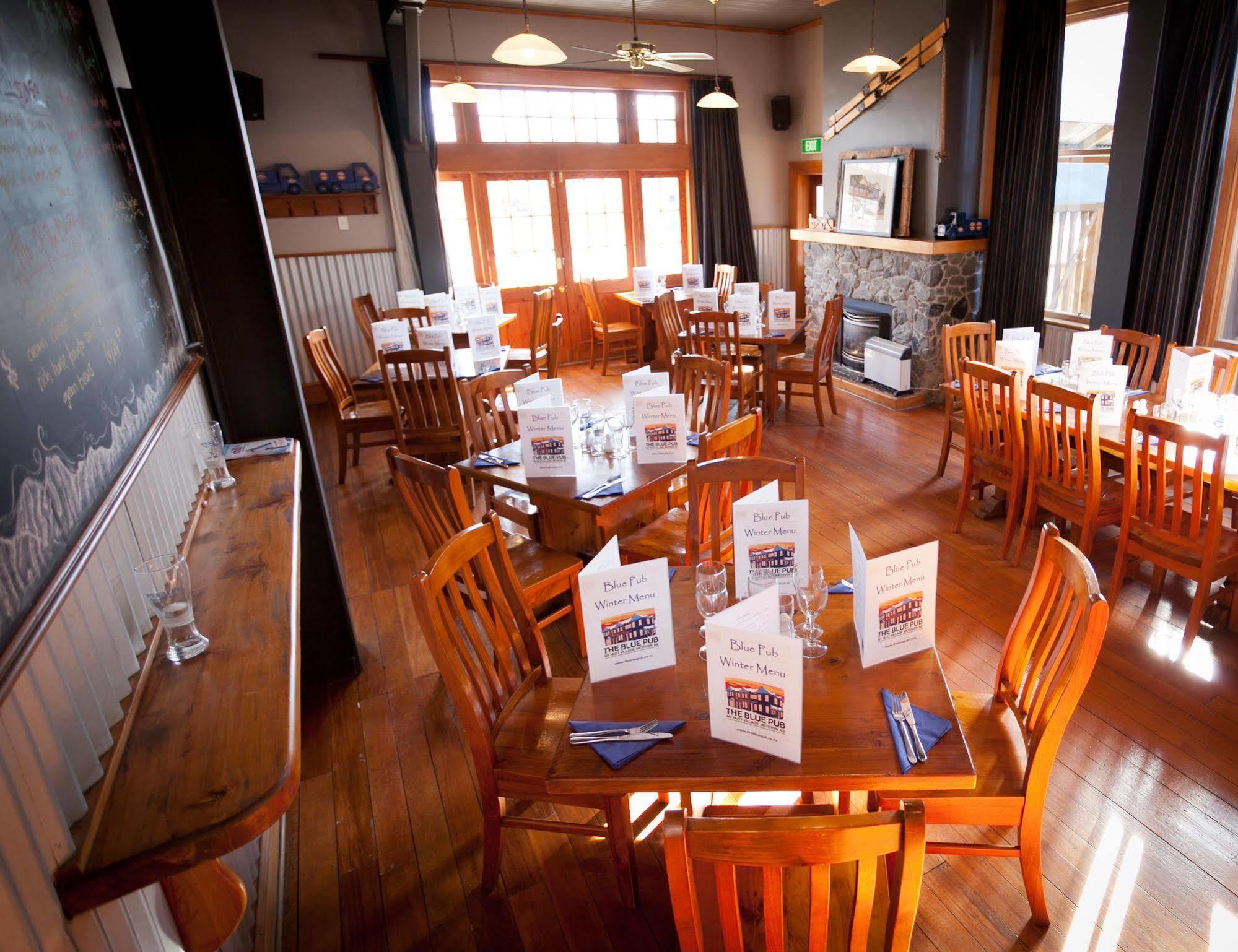 The Blue Pub Hotel Methven Exterior photo