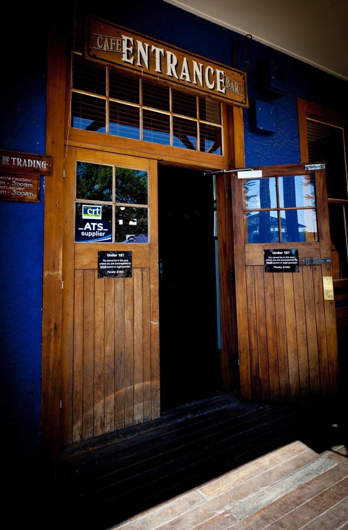 The Blue Pub Hotel Methven Exterior photo